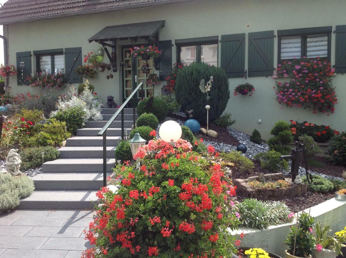 Le Nid Fleuri De Cravanche Exterior foto